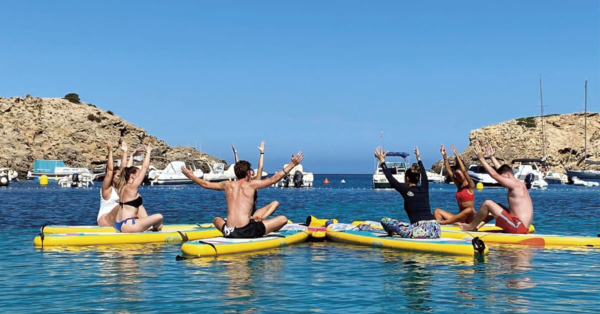 sup yoga ibiza practica en el agua
