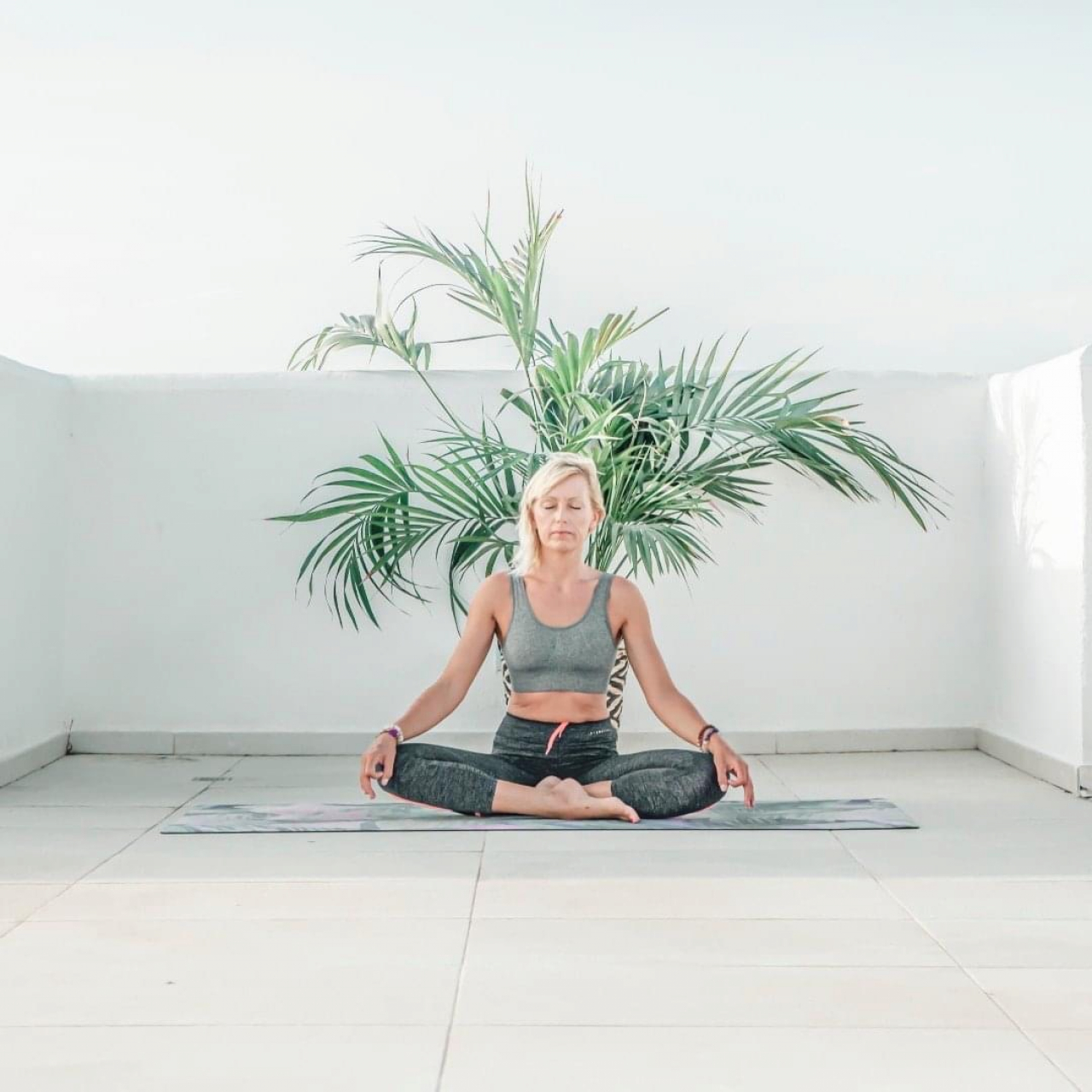  Yoga & Aromatherapy: 'Renew your energy' 