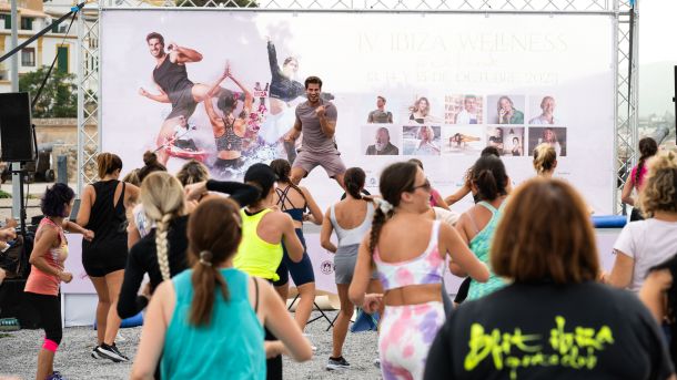 Großer Erfolg des IV. Ibiza Wellness Weekend 2023. Tausende von Teilnehmern genießen die meisten Wellness-, Sport- und Kulturinsel Ibiza